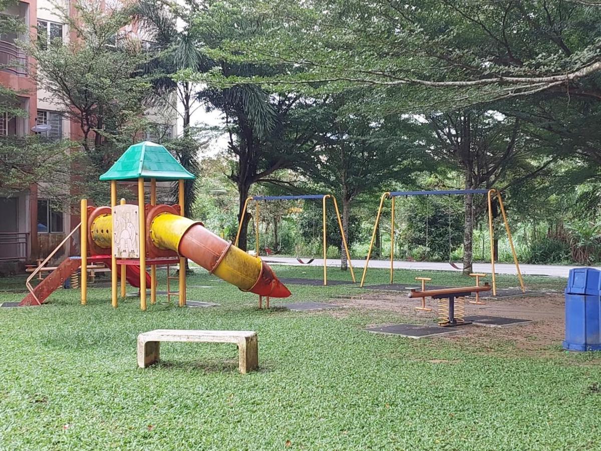 Islamic Homestay Apartment Kundang, Rawang Bagian luar foto